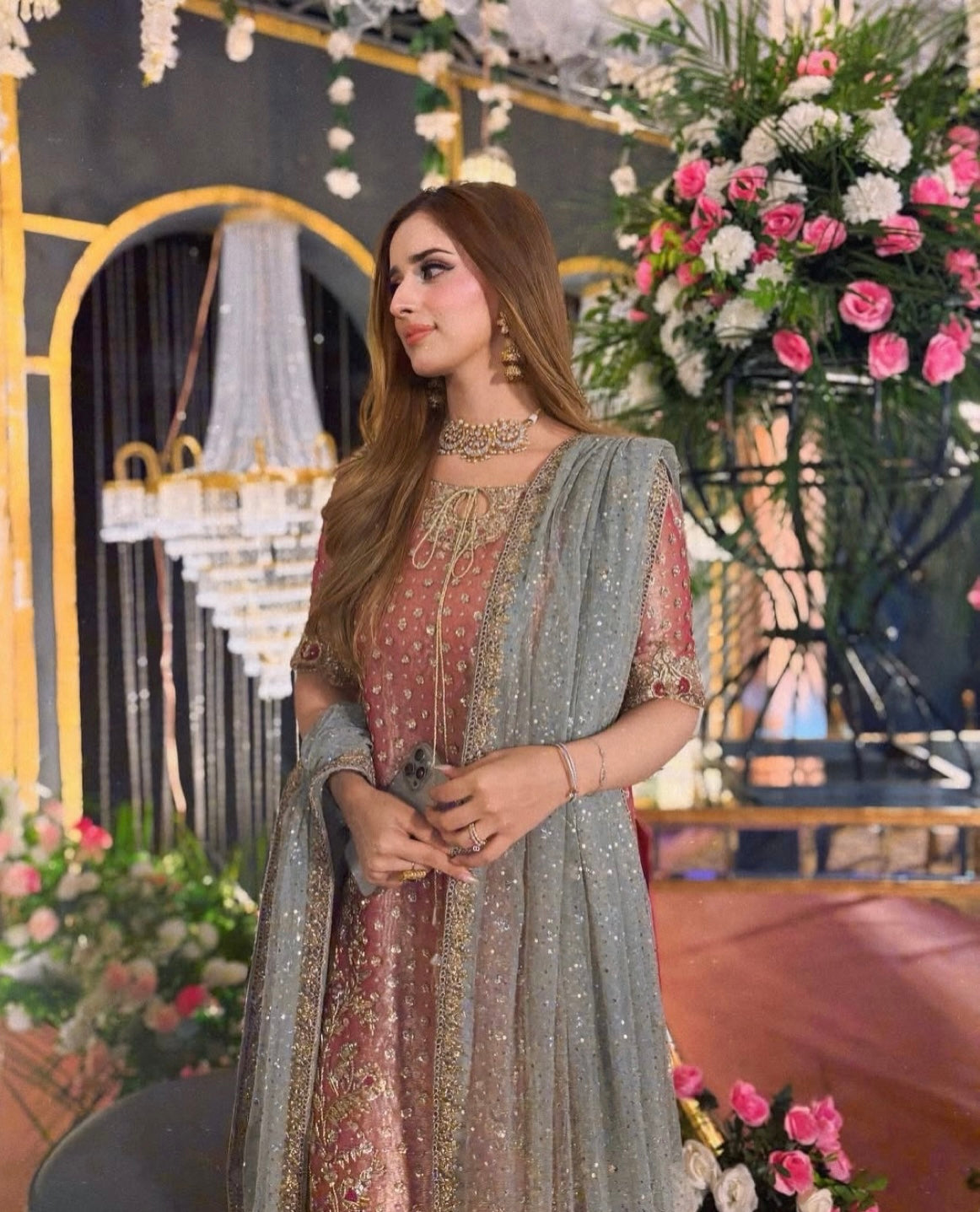 Haris Shakeel Pink Velvet embroidered dupatta view 1