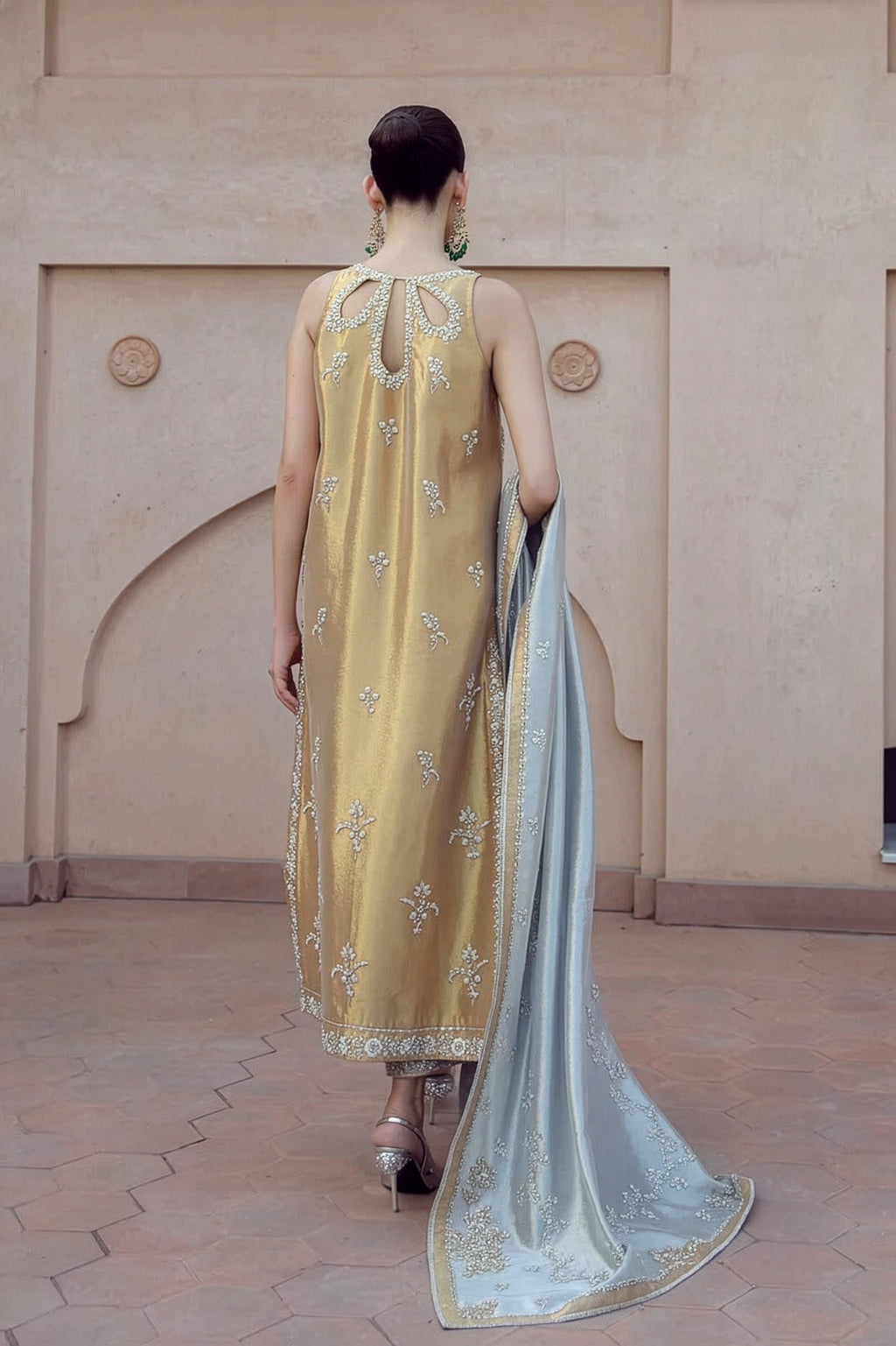 Haris Shakeel Turquoise & Gold Zari embroidered dupatta view 2