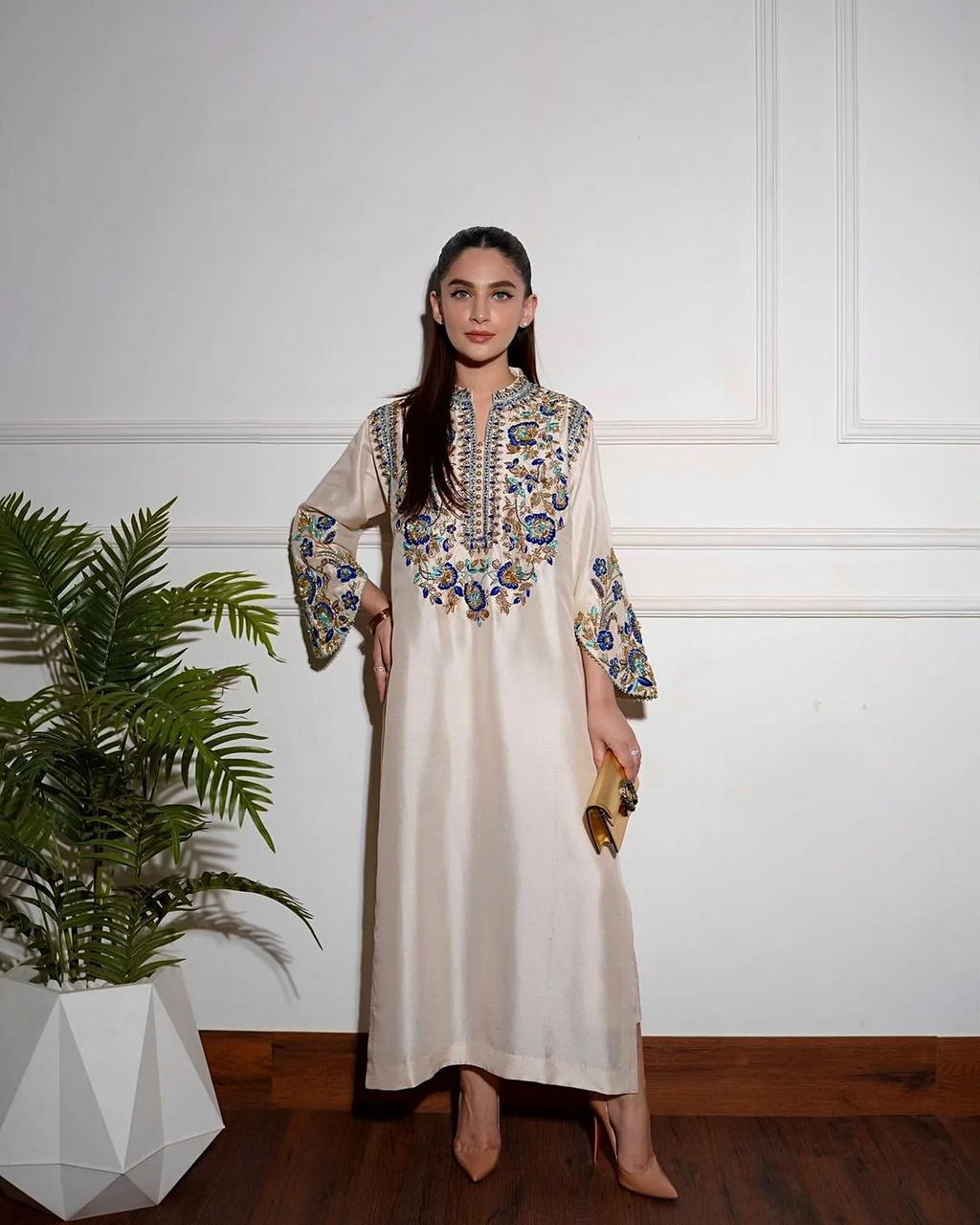 Alizey Saad Ivory & Royal Blue Silk embroidered dupatta view 2