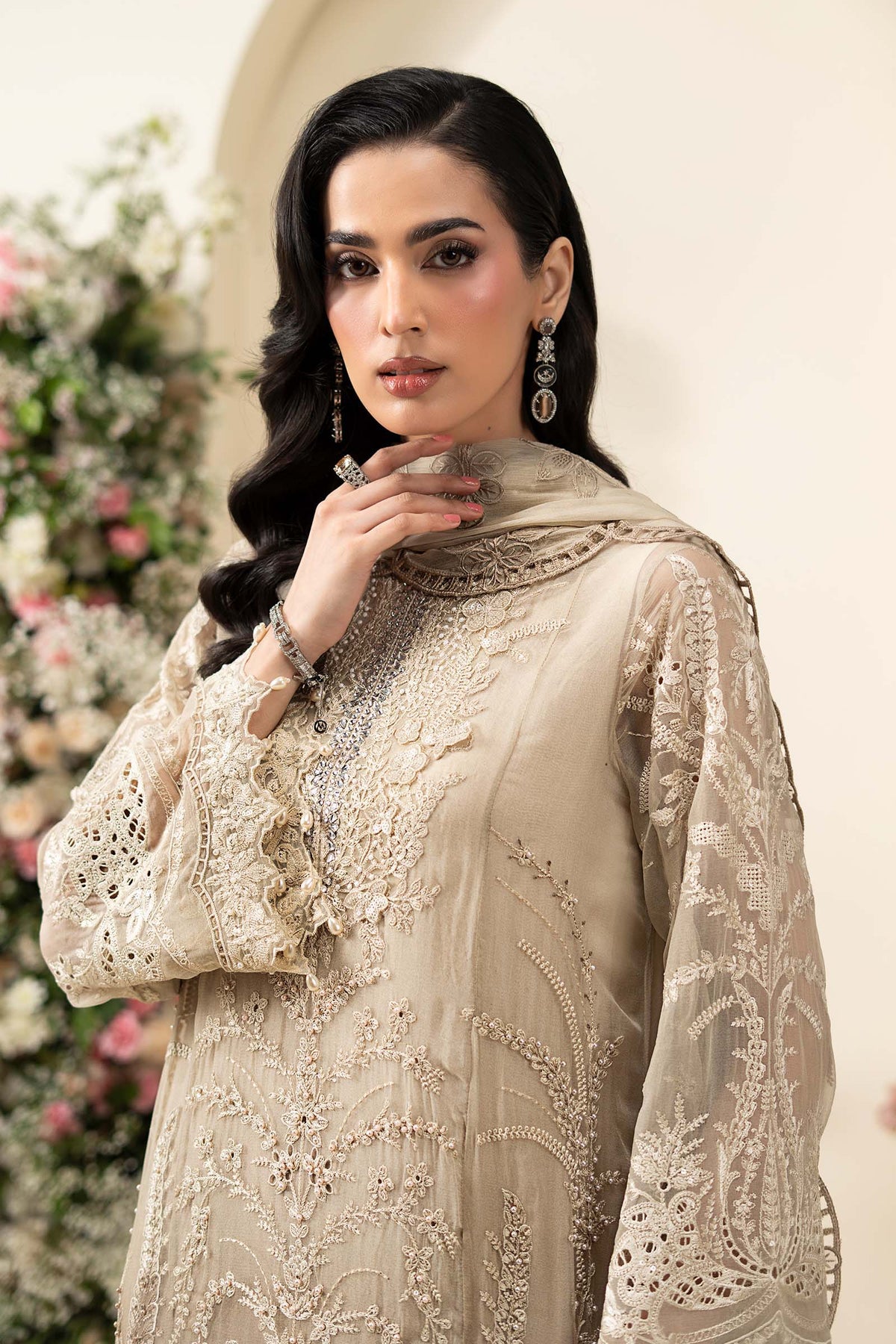 Maria B D3 beige chiffon embroidery detail