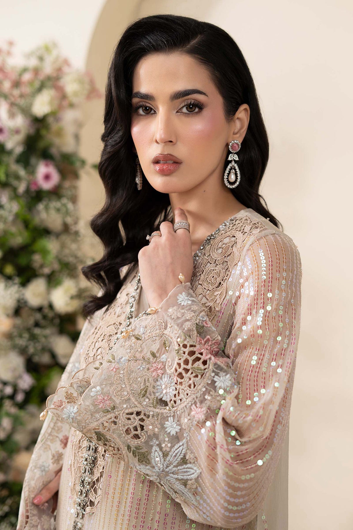 Maria B D7 floral embroidery and dupatta detail